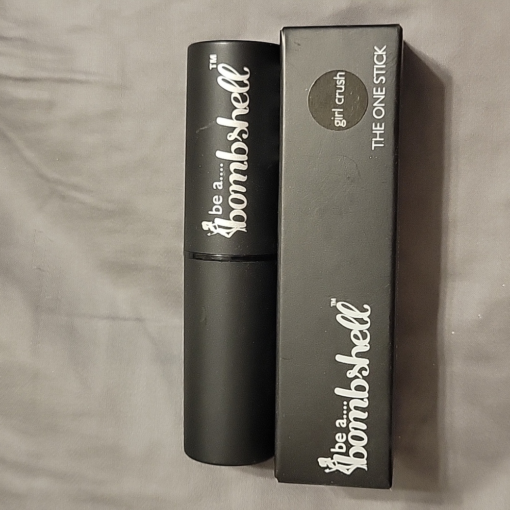 Be a ... bombshell The One Stick in Girl Crush